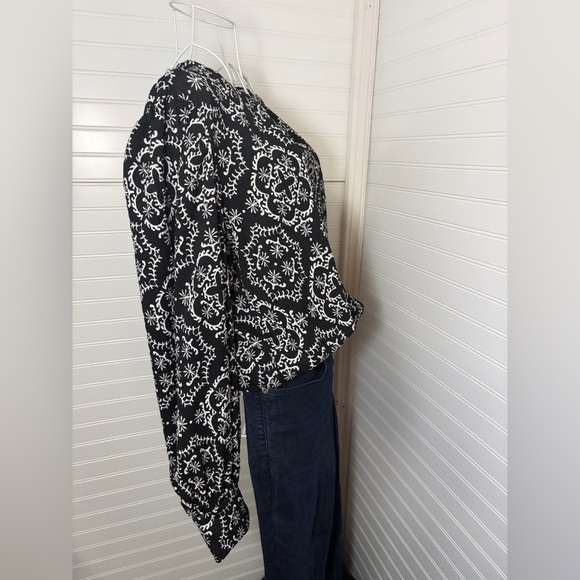 LOFT Black and White Ornate Blouse - Picture 4 of 11